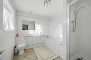 En Suite- click for photo gallery